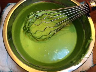 11、清爽夏日《日式抹茶冰淇淋》【甜点】,搅拌均匀的状态