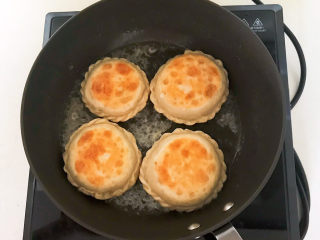 29、鲜肉饼,面汁收干，鲜肉饼就熟了~