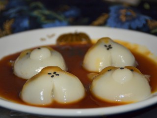 12、萌萌哒柴犬汤圆,然后芝麻装饰~可爱~