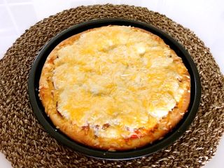 21、红肠披萨,红肠披萨烤好了