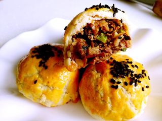 26、苏式梅干菜鲜肉月饼,来一个月饼肉馅特写,是不是特想尝一尝呢?