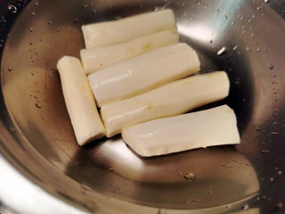 3、山药小饼,沥去水分