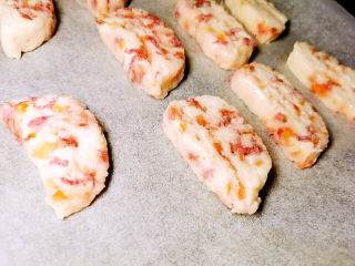 21、山药小饼,排入烤盘中