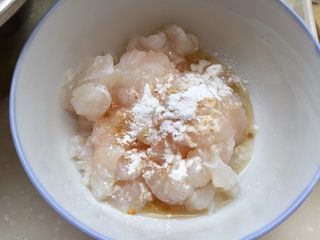 7、麻辣鲜香，嫩滑美味➕酸菜豆腐水煮鱼,最后加入一点生粉或少许蛋清