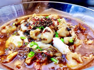 41、麻辣鲜香，嫩滑美味➕酸菜豆腐水煮鱼,麻辣鲜香，嫩滑美味的水煮鱼出锅了，快来品尝吧????