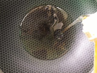 5、咖喱虾,热锅冷油