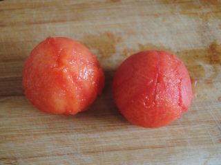 4、披萨酱,取出趁热去皮