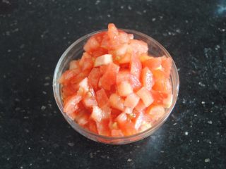 5、披萨酱,切成小丁，尽量小，后面才省时间哦