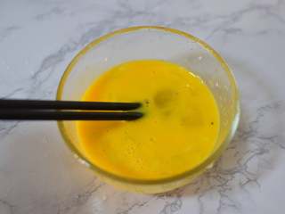 9、亲子丼,打散备用