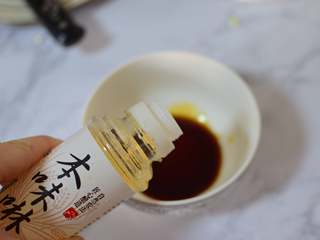 10、亲子丼,酱汁：酱汁所有材料混合拌匀