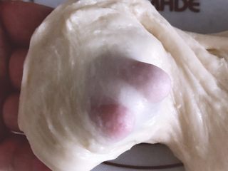 5、乳酪橙皮金钱小面包,揉至完全阶段