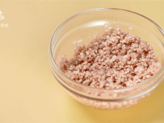 10、甜粽子和咸粽子都过时了！鲜果粽子才是王道,搅拌均匀，搁置备用