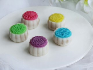 13、五彩冰皮月饼,成品