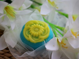 15、五彩冰皮月饼,成品