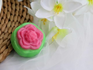 17、五彩冰皮月饼,成品