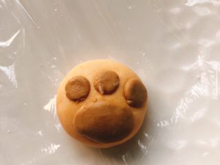 14、这个冬至的汤圆不一样-椰蓉芝士猫爪汤圆,用另一种颜色的粉团做猫爪。