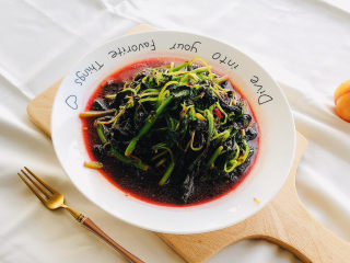 13、清炒苋菜,一道下饭菜就完成了