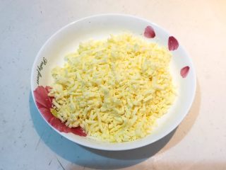 1、香肠苹果披萨,芝士150克