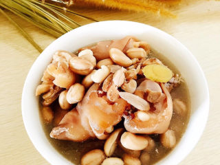 9、花生猪蹄汤,满满的胶原蛋白