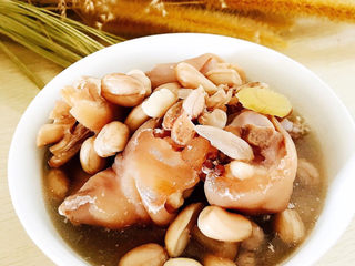 10、花生猪蹄汤,开吃了