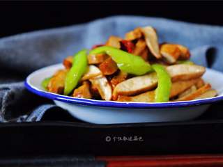 8、青椒炒豆干,真是简单快手又营养美味