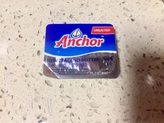 8、海苔鲜味三文鱼,准备黄油