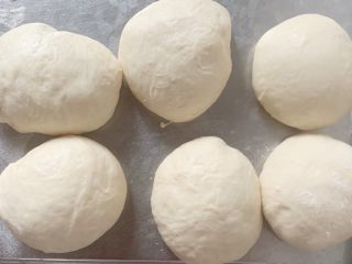 4、冬至美食—黑芝麻白吐司,6小个