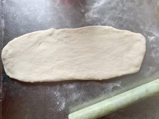 5、冬至美食—黑芝麻白吐司,擀