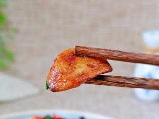 14、葱爆羊肉片,金蒜子，真的超好吃，没有大蒜味儿呦～这个季节大蒜也是非常好的食材。