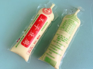1、脆皮日本豆腐,准备好日本豆腐