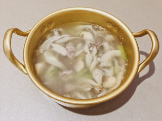 16、凤尾菇鲜肉汤,推荐减肥人群一款好喝又减脂的汤