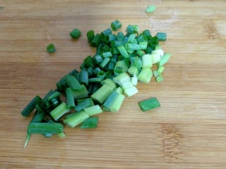 4、泡菜煎饼,葱切粒