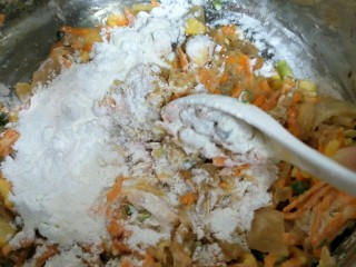 9、泡菜煎饼,所有材料混合均匀