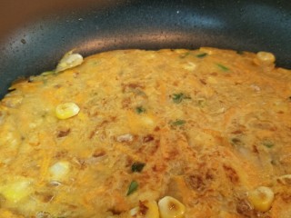14、泡菜煎饼,继续煎到熟