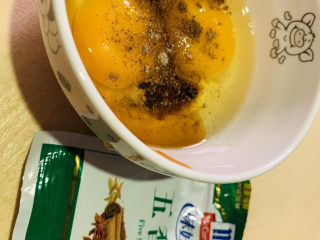 7、生蚝煎蛋,加五香粉；