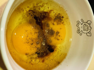 9、生蚝煎蛋,搅拌均匀调料；