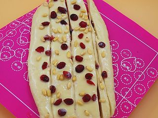 8、日式炼乳吐司,分成四份