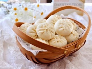 21、西葫芦猪肉发面包,白白胖胖的西葫芦猪肉包子出锅咯。