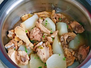 13、白萝卜汽锅鸡,原汁原味的白萝卜汽锅鸡。