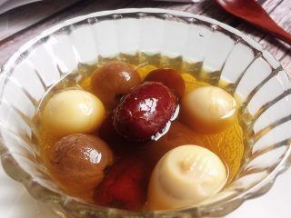 9、桂圆鹌鹑蛋红枣糖水,完成。