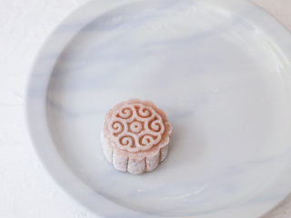 12、彩色豆沙冰皮月饼,推出即可