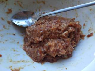 2、苏式鲜肉月饼,拌匀，冰箱冷冻半小时