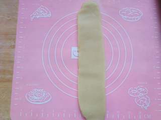 12、苏式鲜肉月饼,擀长