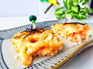 7、宝宝辅食：三文鱼鸡肉米披萨,超级诱人