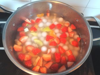 12、水果汤圆,搅拌均匀