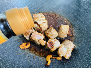 11、板栗炖排骨,一勺生抽