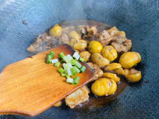 19、板栗炖排骨,入香葱