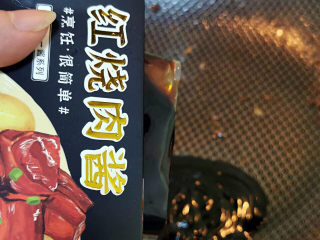13、不走寻常路的红烧肉,锅中加入红烧肉酱