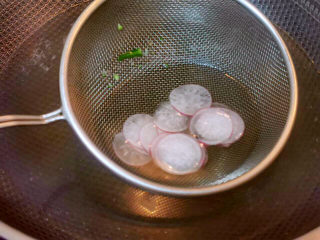 18、蒜蓉西兰花,快速燙一下