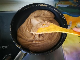 8、香甜栗子泥,25分钟之后四周也不粘锅。